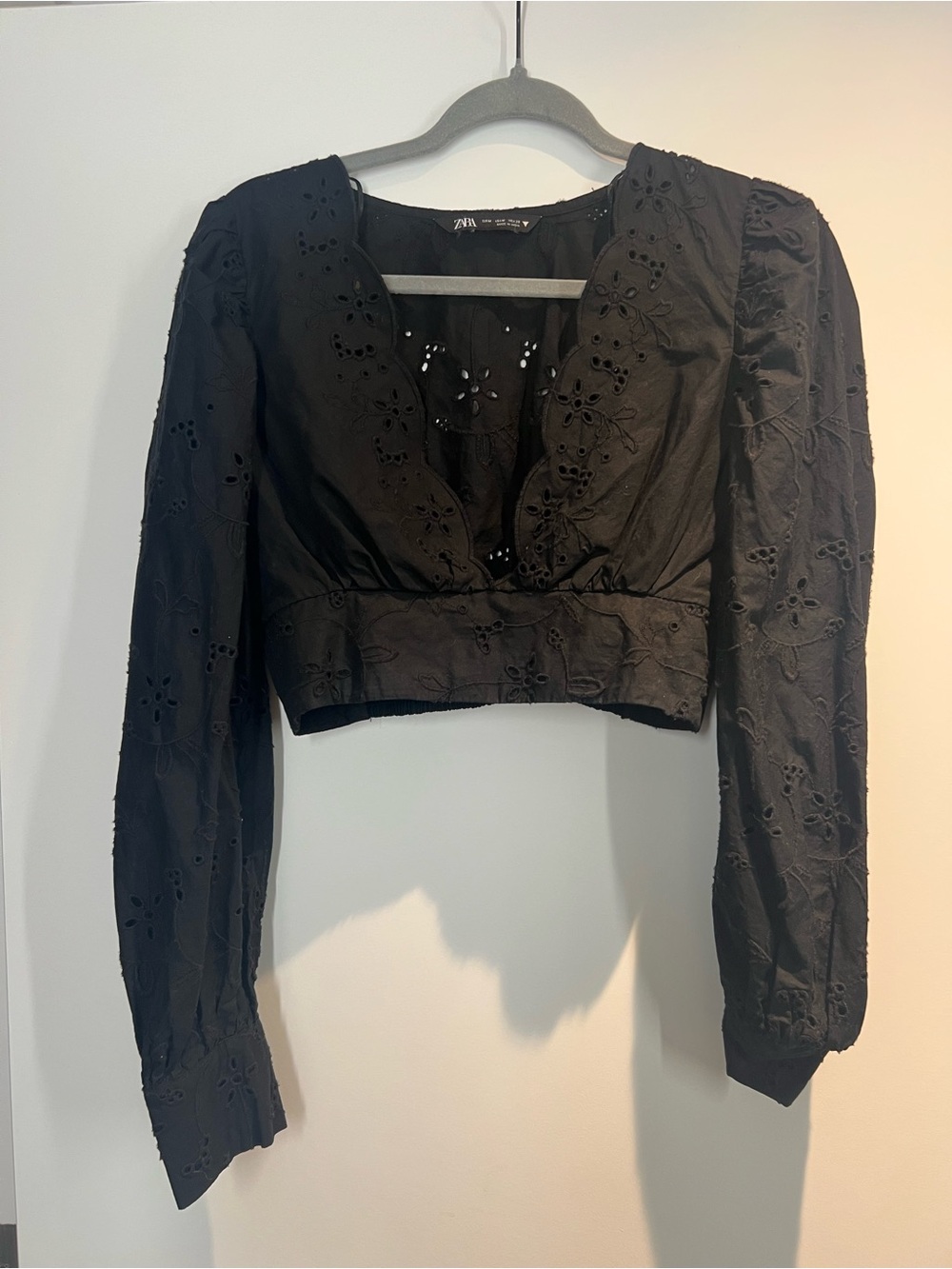 Zara Black Eyelet Cropped V-Neck Blouse